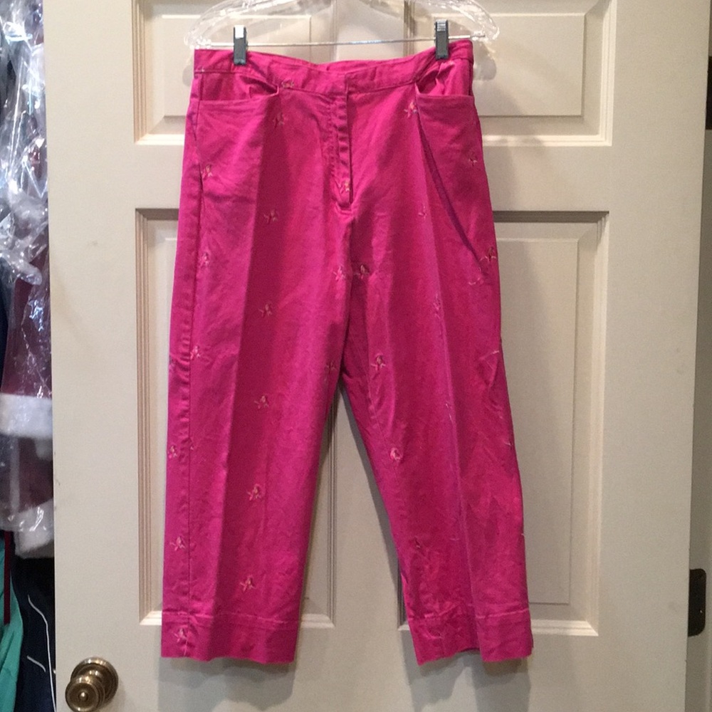 Sag Harbor Hot Pink capris wit embroidered parrots